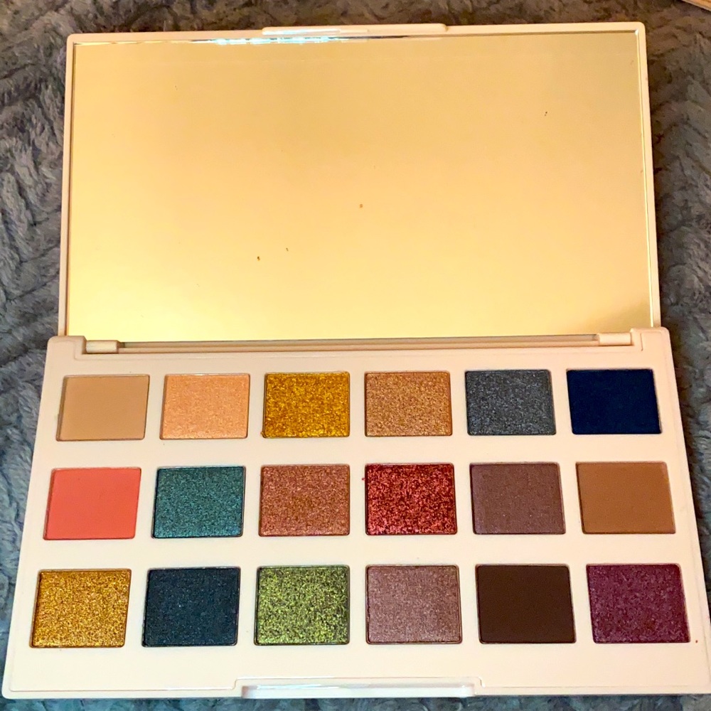 Eyeshadow palette